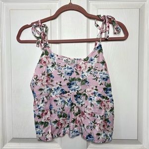 Size small Hollister tank, perfect condition, lightly worn